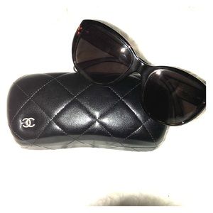CHANEL Sunglasses& Case!☑️‼️